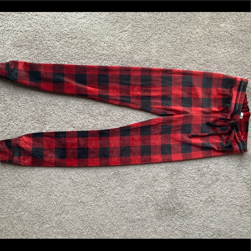 American eagle buffalo plaid velvet soft jogger